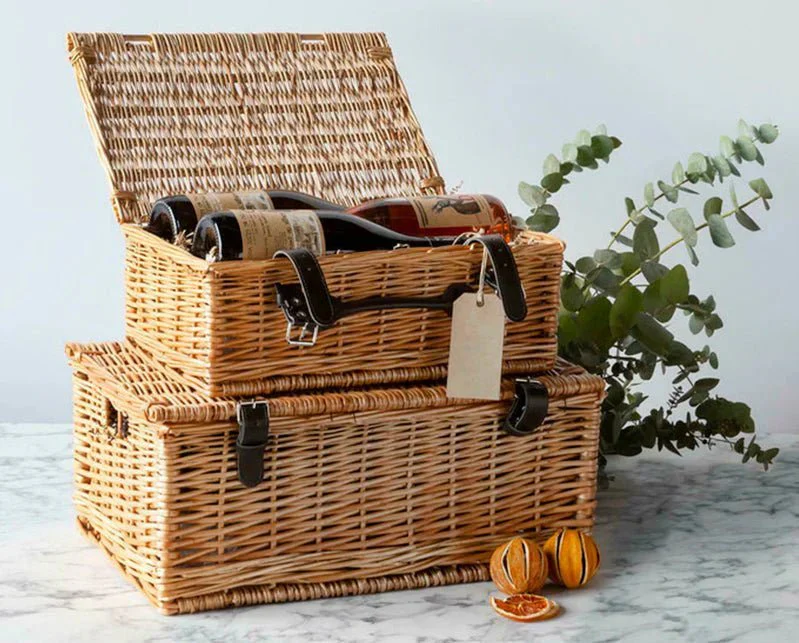 Scottish Feast with White Wine - Image 5